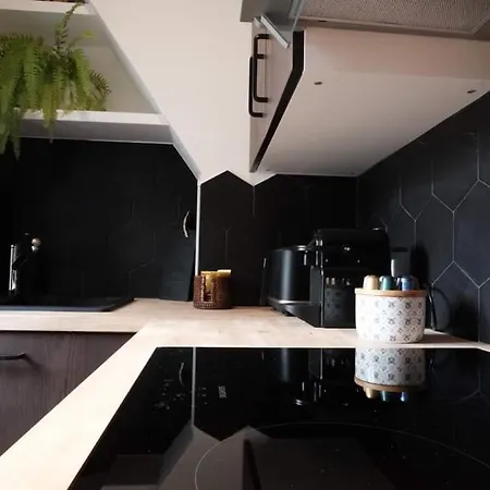 - 5mn Palais Des Festivals