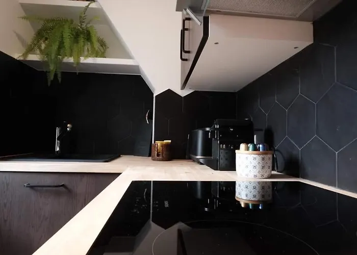 - 5mn Palais Des Festivals